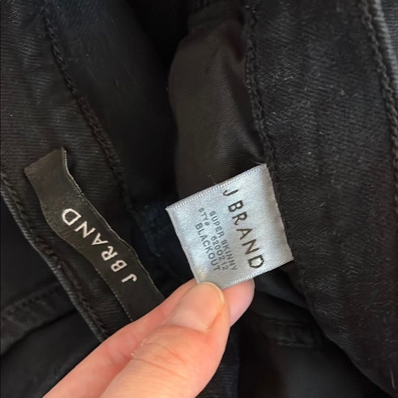 J Brand Black Blackout Denim Skinny Jeans with Raw Hems - Size 28 - Picture 2 of 11